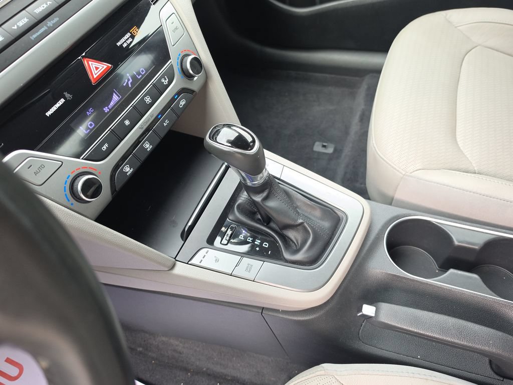 Used 2017 Hyundai Elantra Limited FWD image 30