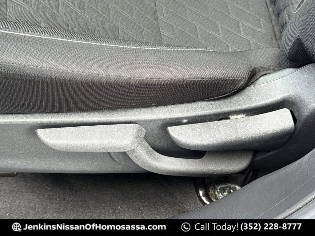 Certified 2022 Nissan Kicks SV image 32