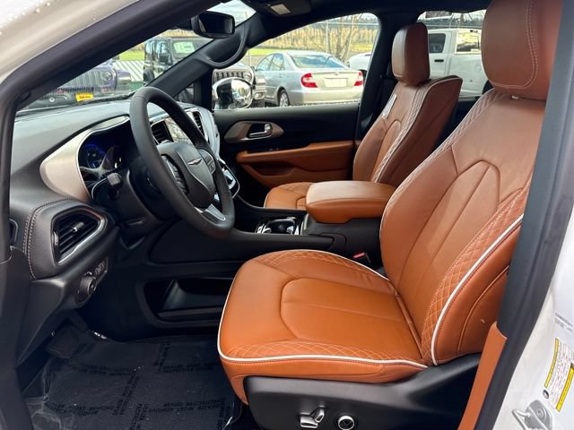 New 2026 Chrysler Pacifica Pinnacle AWD/4WD image 15