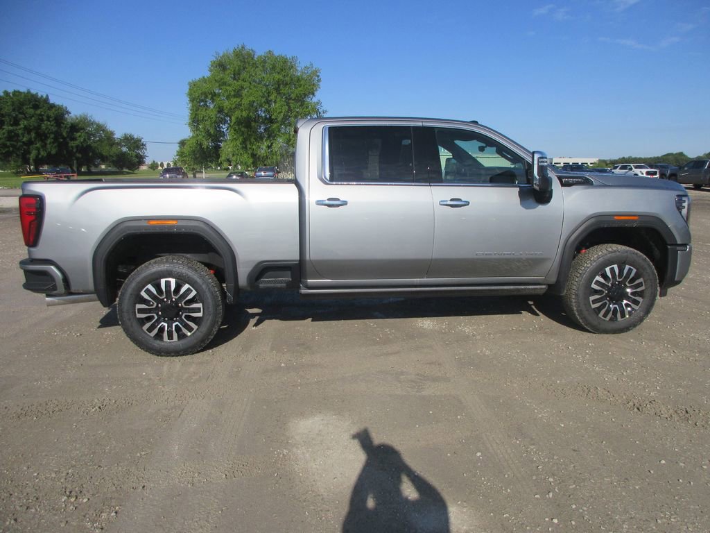 New 2026 GMC Sierra 2500 Denali Ultimate AWD/4WD image 3