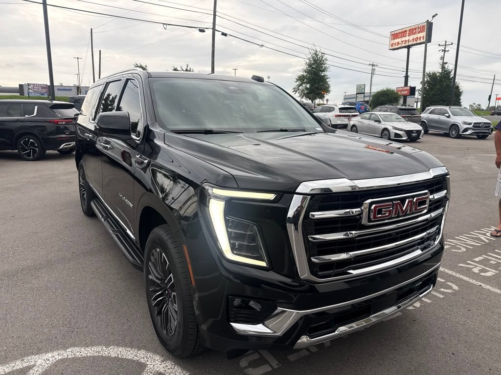 Used 2025 GMC Yukon XL Elevation RWD image 5