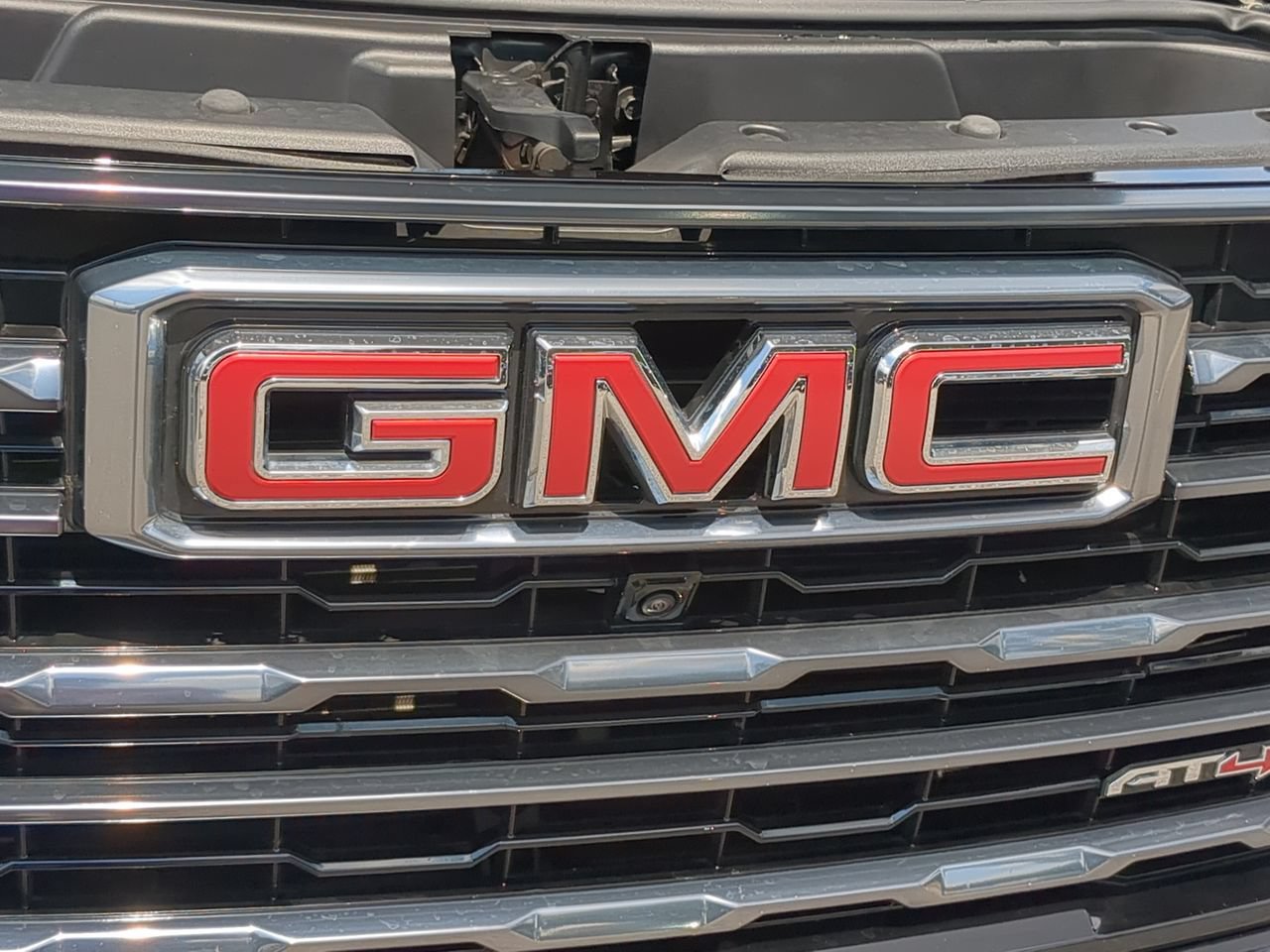 Used 2025 GMC Yukon AT4 w/ AT4 Premium Package AWD/4WD image 32