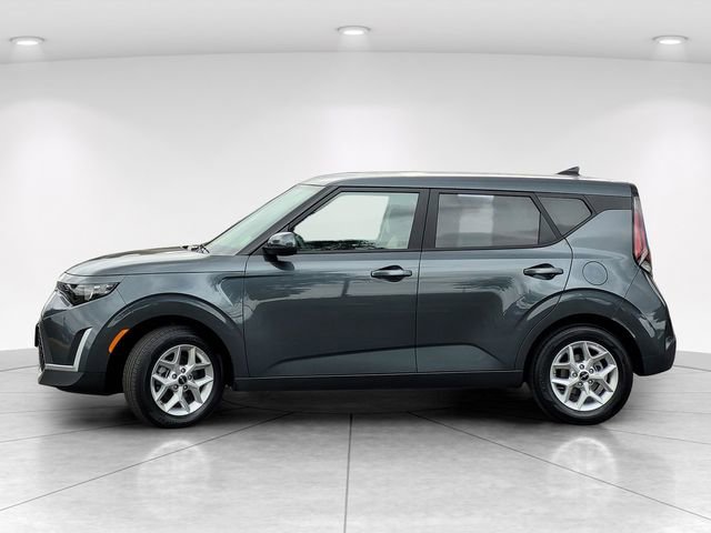 Used 2025 Kia Soul LX FWD image 7