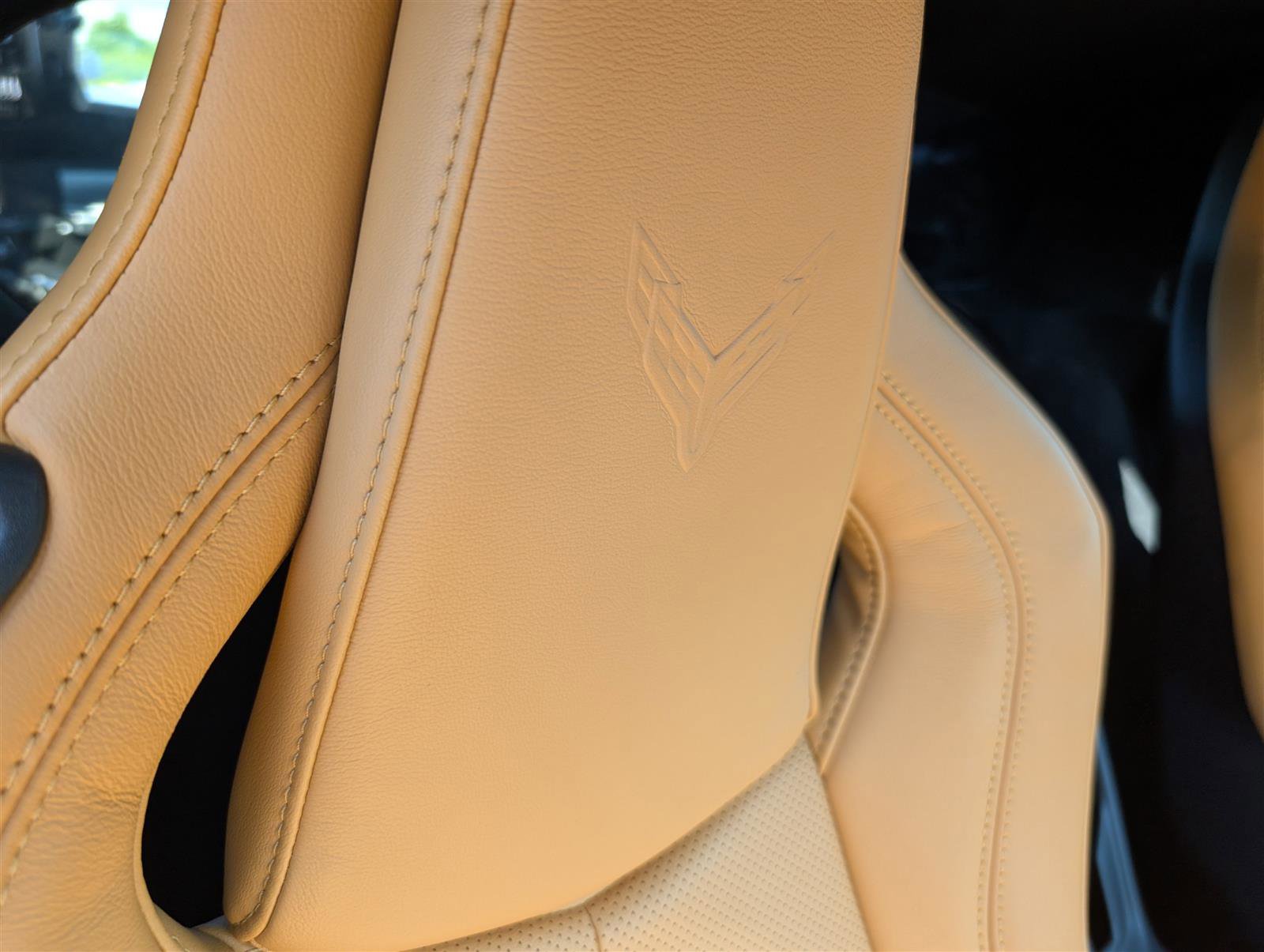 Used 2023 Chevrolet Corvette 2LT w/ Chrome Exterior Badge Package image 12