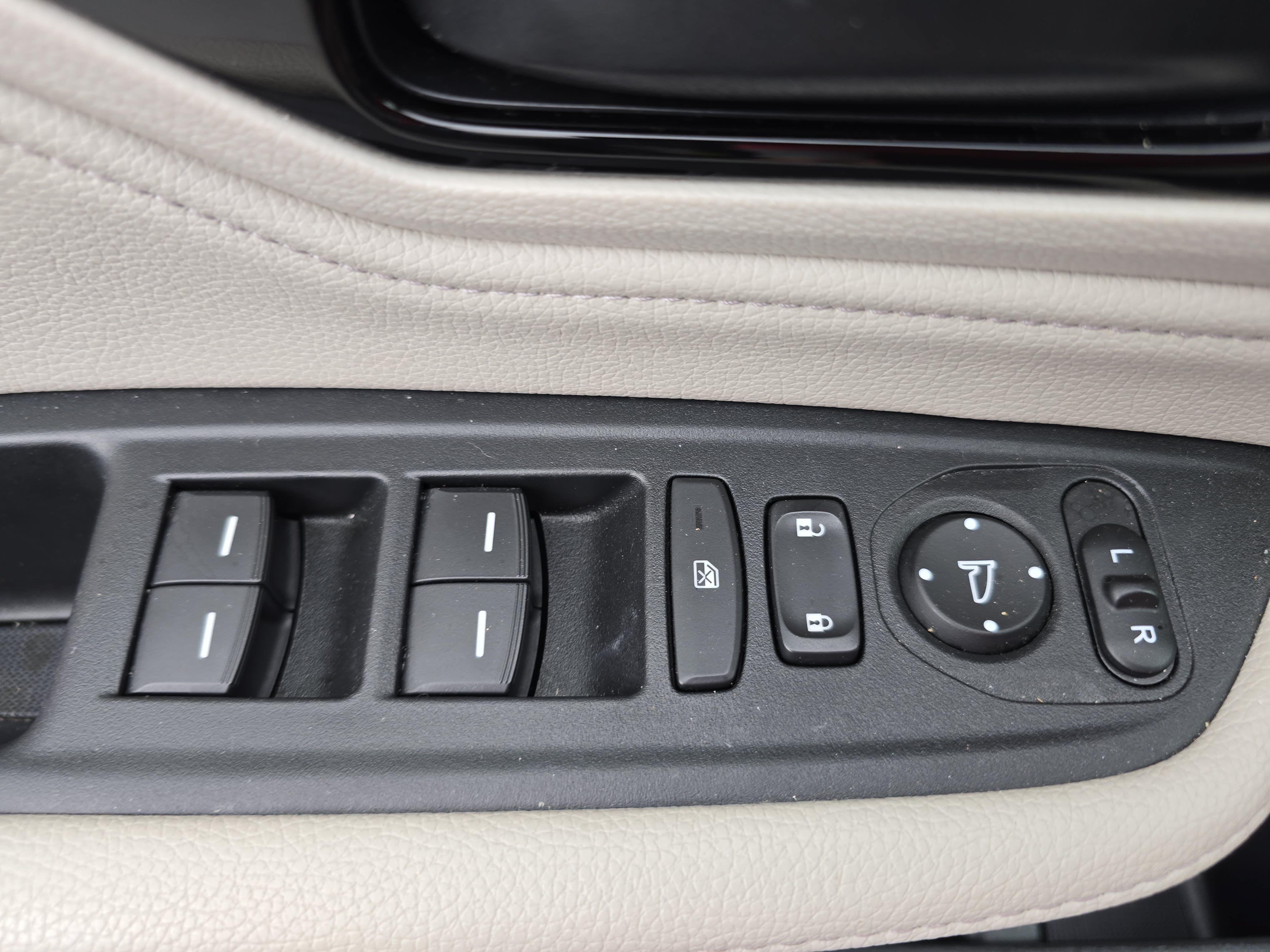 Certified 2025 Honda Odyssey Touring image 29