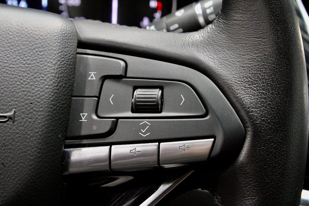 Used 2025 Cadillac XT6 Premium Luxury image 32