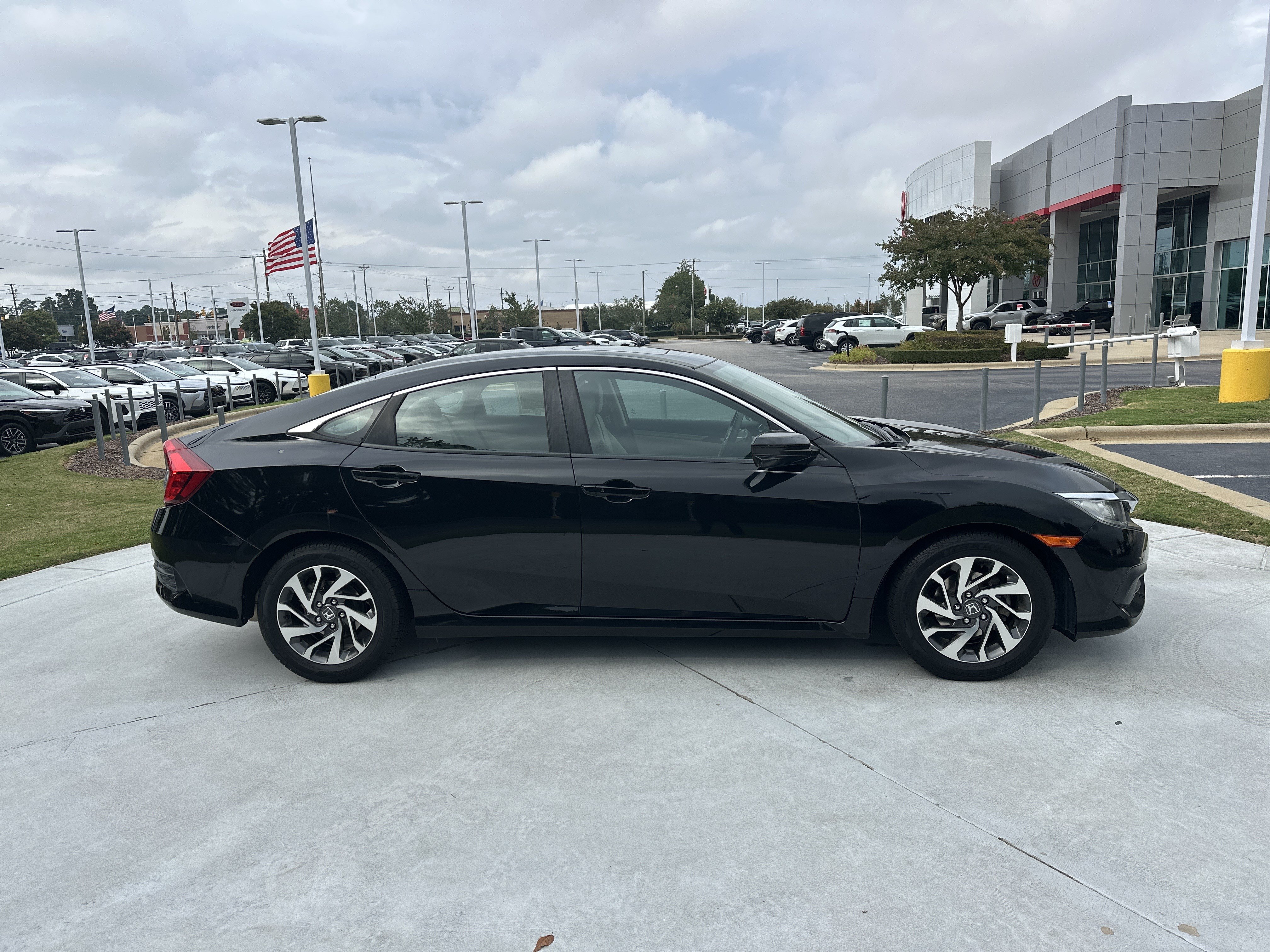 Used 2017 Honda Civic EX image 11