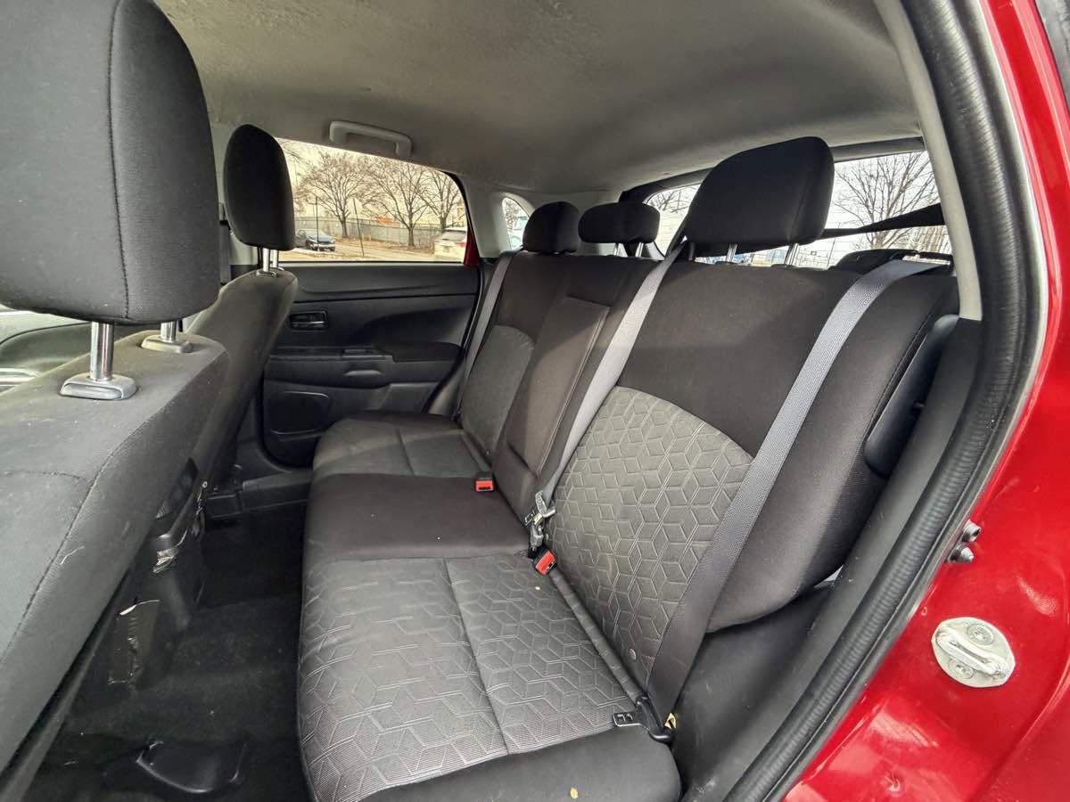 Used 2023 Mitsubishi Outlander Sport ES AWD/4WD image 15
