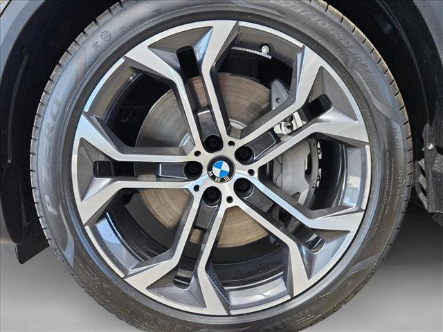 New 2026 BMW X5 xDrive50e w/ Climate Comfort Package AWD/4WD image 16