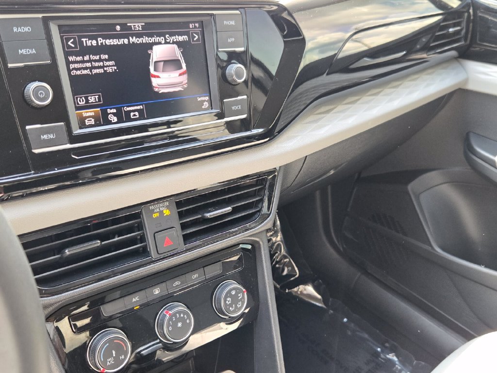 Certified 2024 Volkswagen Taos S FWD image 19