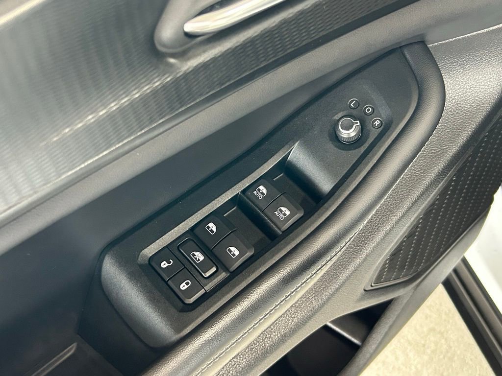 Used 2025 Jeep Grand Cherokee L Laredo image 51