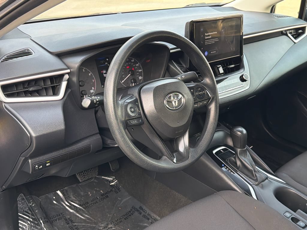 Used 2025 Toyota Corolla LE w/ Convenience Package FWD image 18