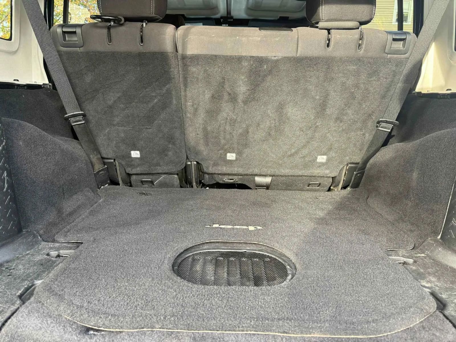 Used 2015 Jeep Wrangler Unlimited Sahara w/ Max Tow Package image 11