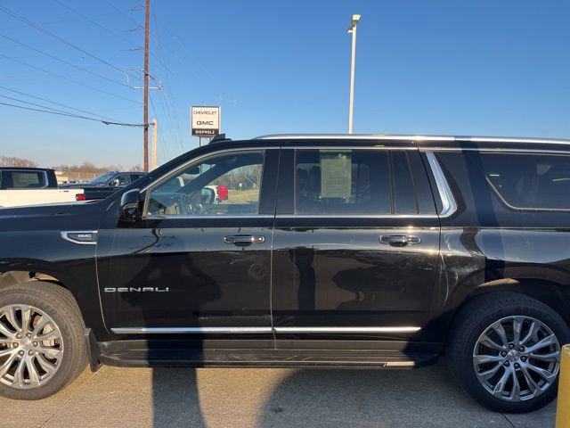 Used 2022 GMC Yukon XL Denali image 8