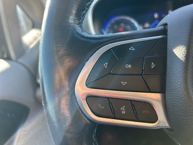 Used 2021 Chrysler Pacifica Touring-L w/ Premium & Safety Sphere Group image 19