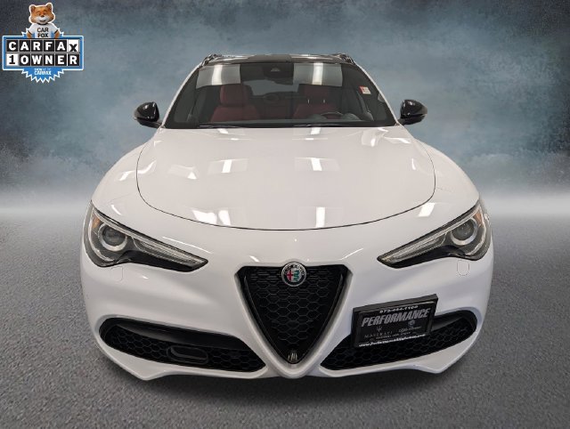 Used 2023 Alfa Romeo Stelvio Veloce AWD/4WD image 2