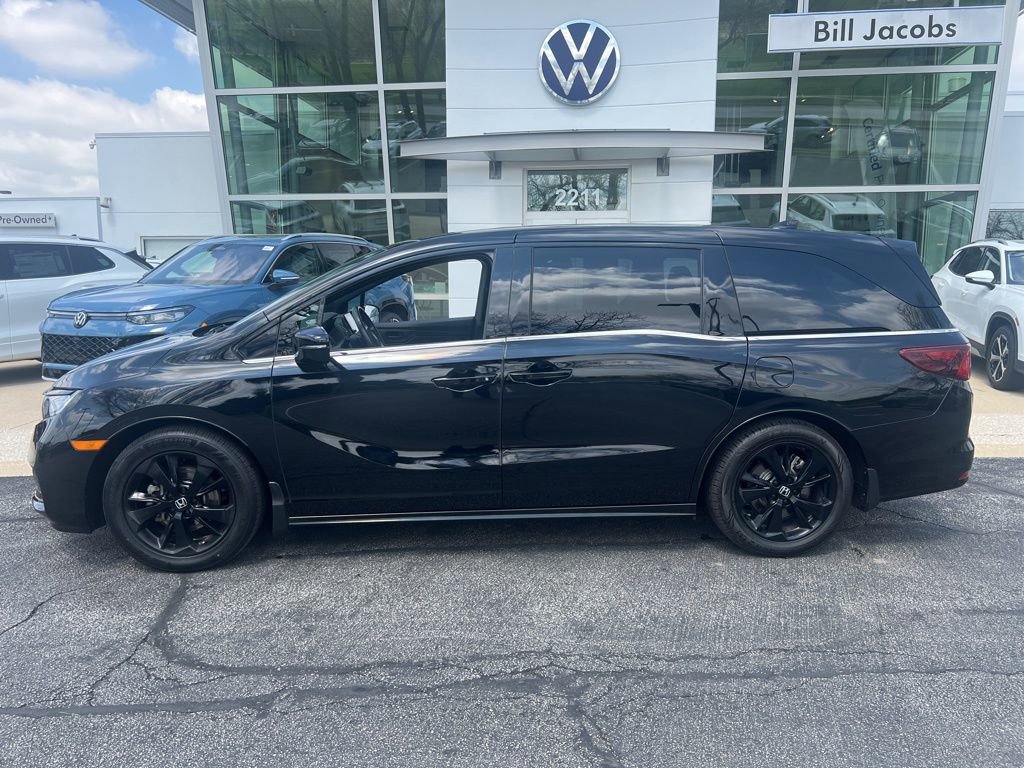 Used 2023 Honda Odyssey Sport image 3