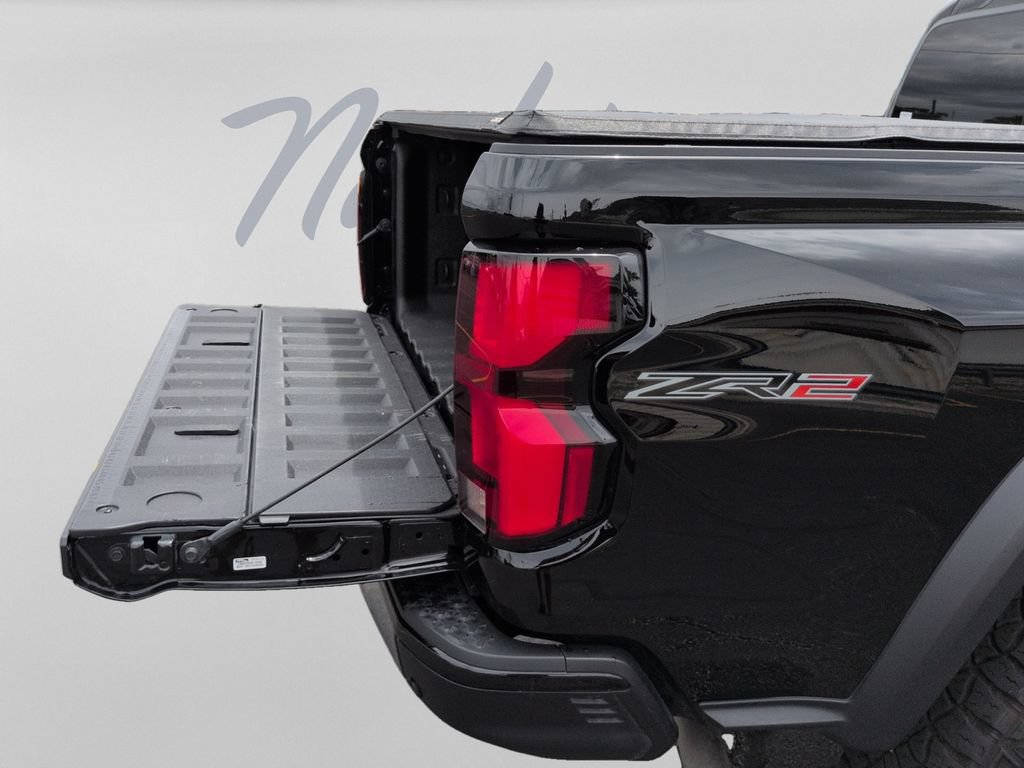 Used 2024 Chevrolet Colorado ZR2 w/ ZR2 Convenience Package III AWD/4WD image 30