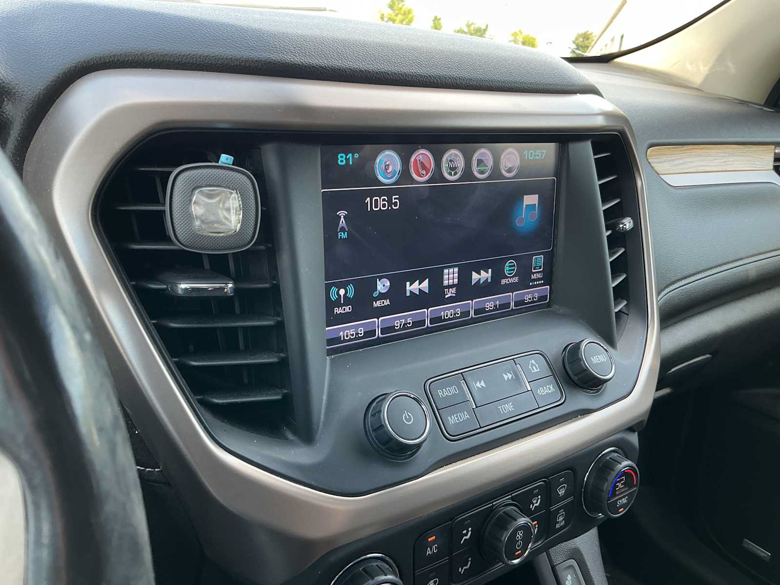 Used 2018 GMC Acadia Denali w/ Technology Package AWD/4WD image 7