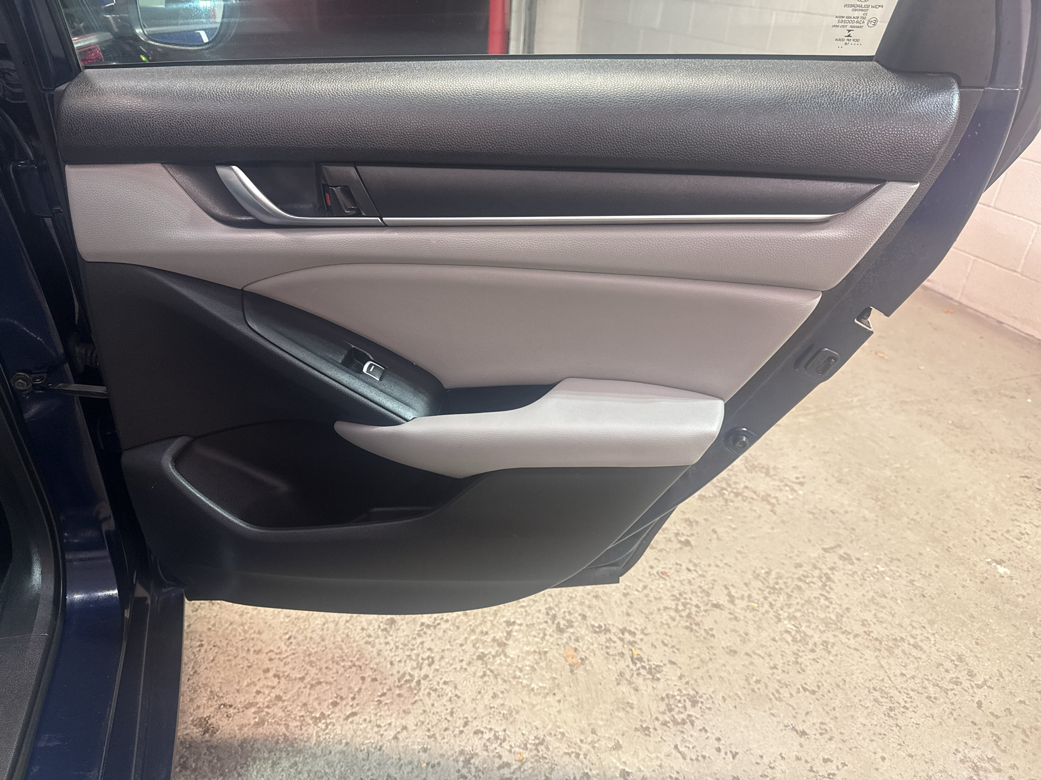 Used 2018 Honda Accord LX image 28