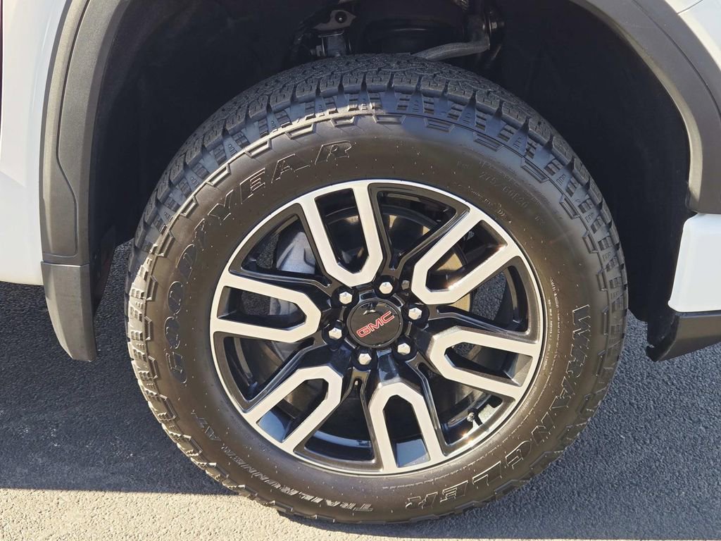 Used 2025 GMC Sierra 1500 AT4 w/ AT4 Premium Package image 26