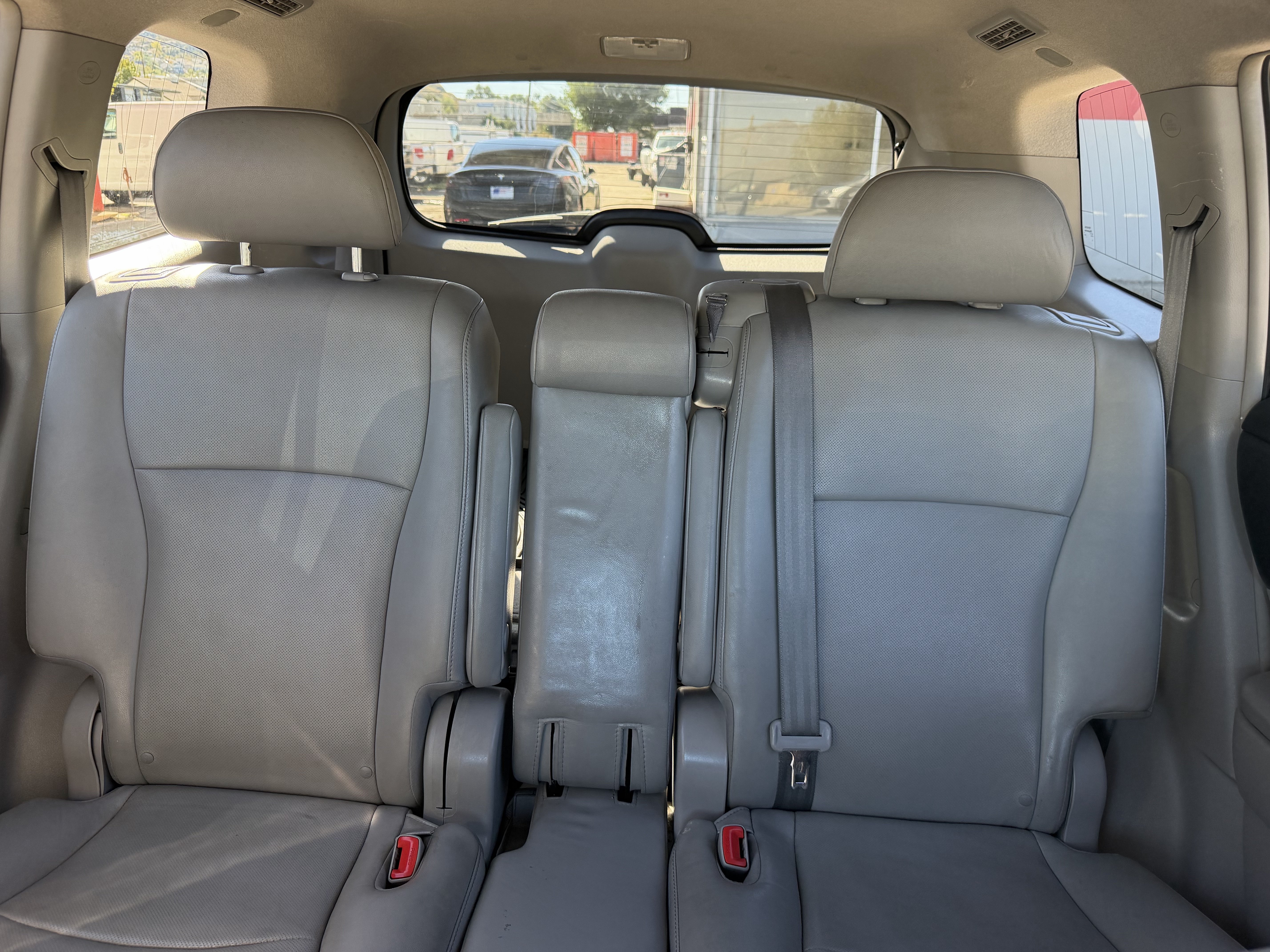 Used 2011 Toyota Highlander Limited w/ Tow Pkg FWD image 19