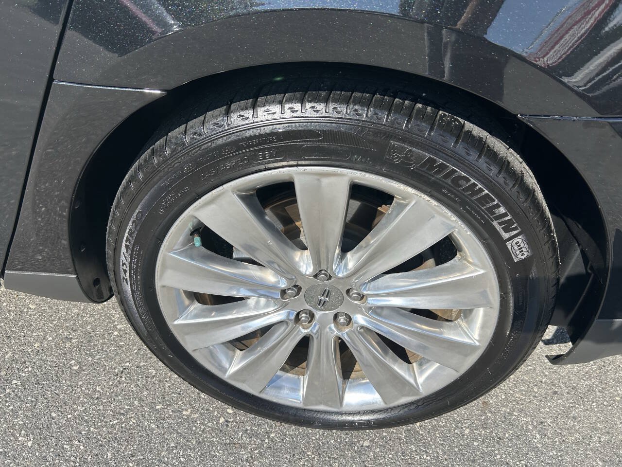Used 2013 Lincoln MKS AWD image 12