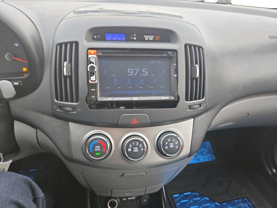 Used 2010 Hyundai Elantra GLS image 20