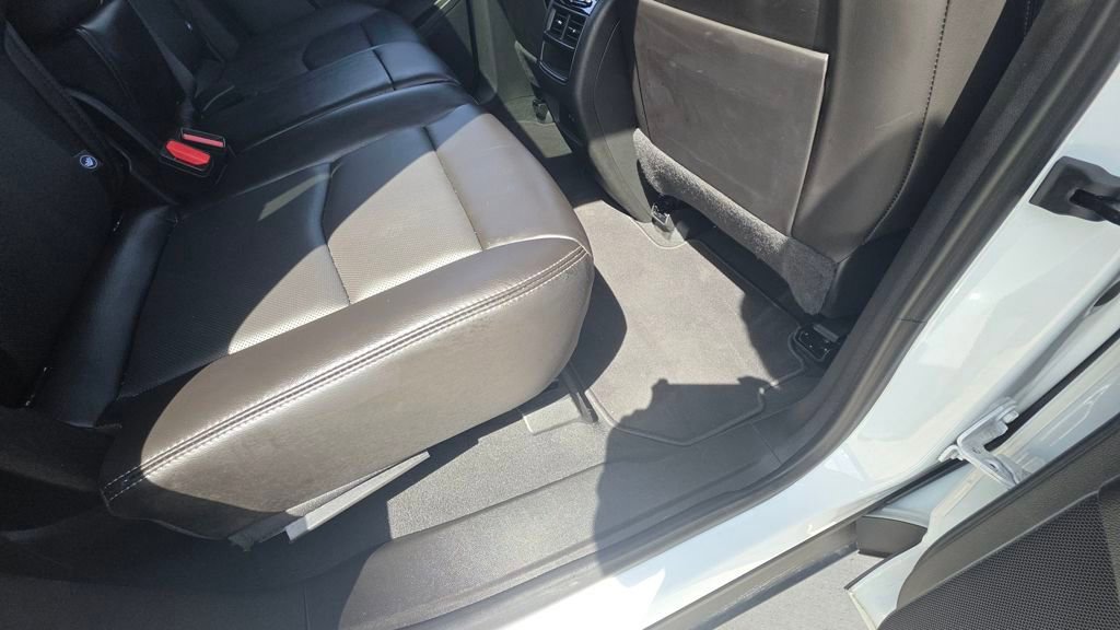 Used 2025 Cadillac XT5 Premium Luxury image 15