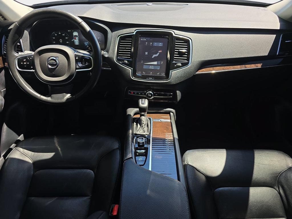 Used 2016 Volvo XC90 T6 Momentum w/ Momentum Plus Package AWD/4WD image 10