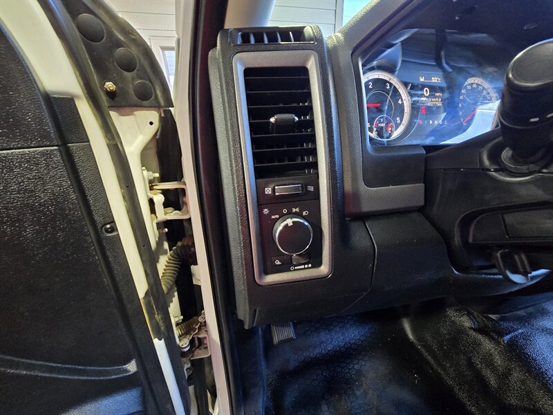 Used 2015 RAM 4500 Tradesman w/ Power & Remote Entry Group RWD image 12