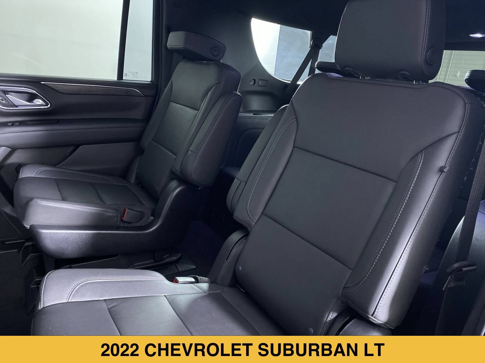 Certified 2022 Chevrolet Suburban LT w/ Luxury Package AWD/4WD image 13