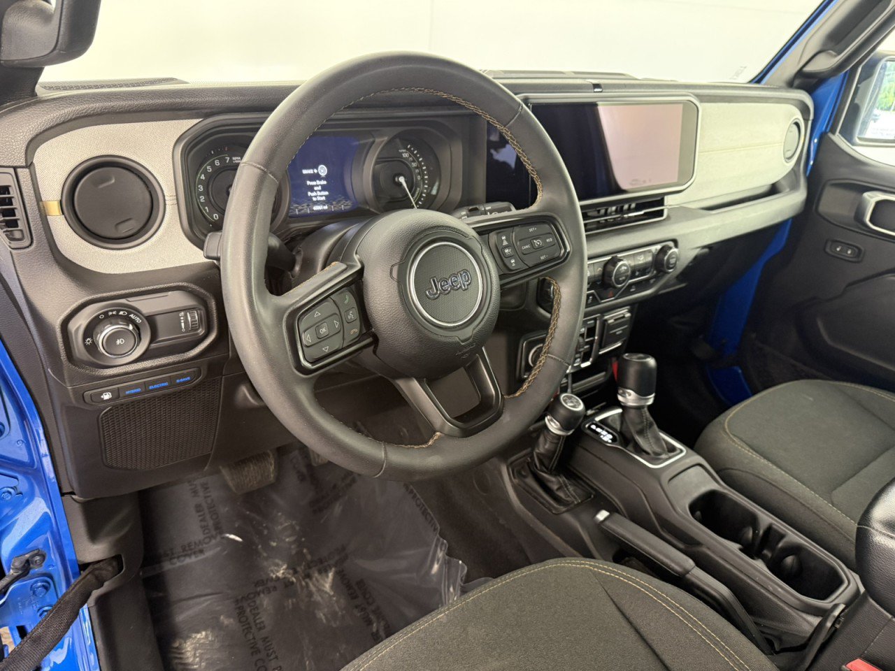 Used 2024 Jeep Wrangler Unlimited AWD/4WD image 15