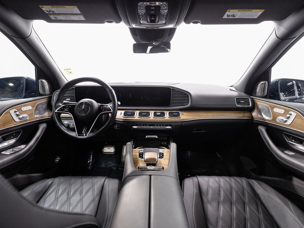 Used 2024 Mercedes-Benz Maybach GLS 600 4MATIC image 27