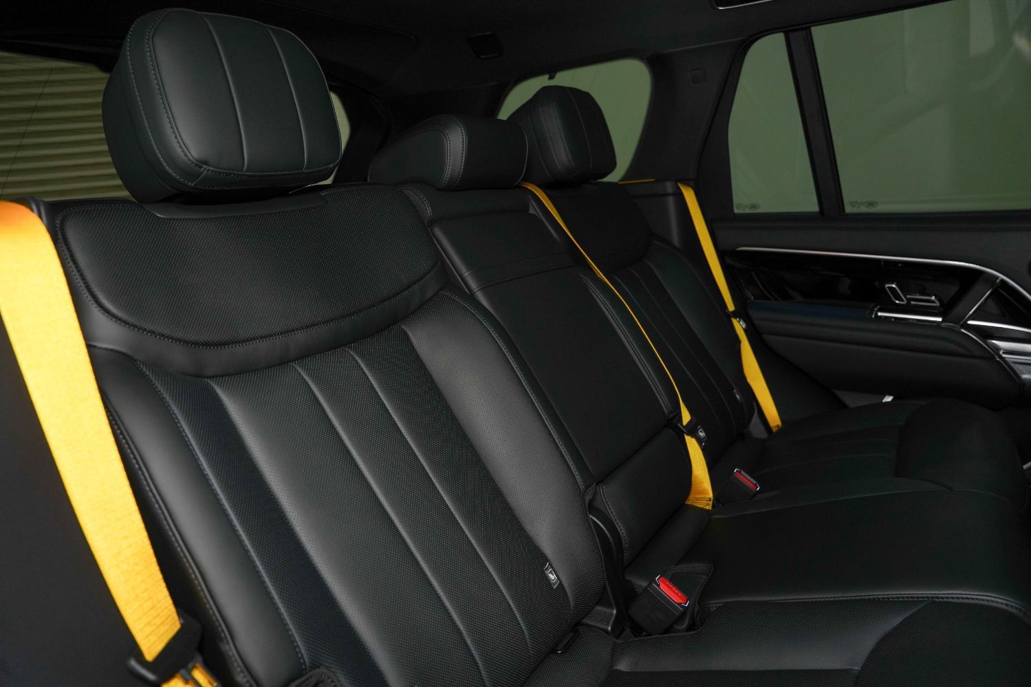 Used 2025 Land Rover Range Rover SE image 40