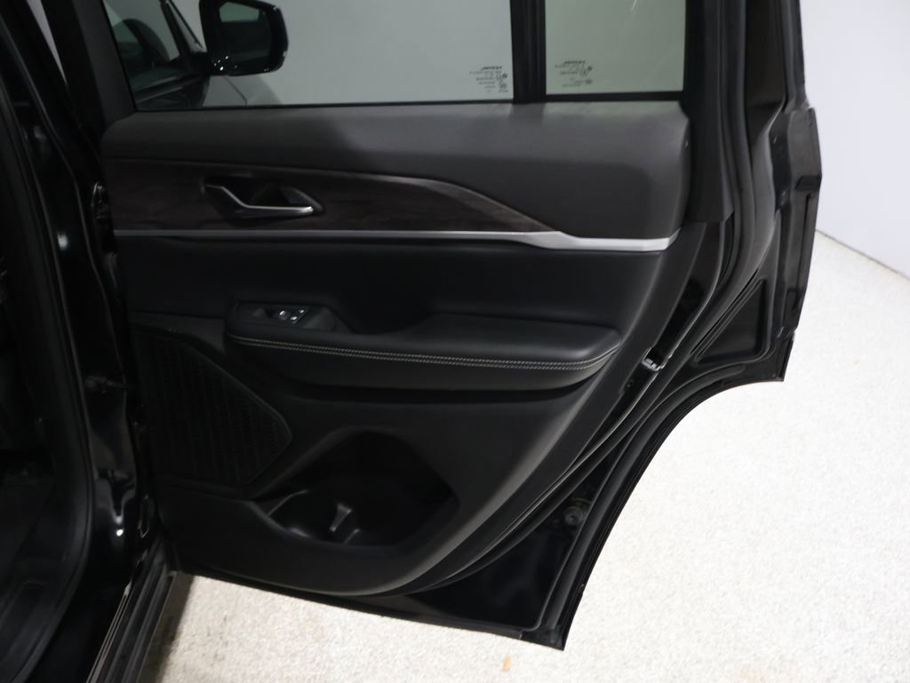 Used 2024 Jeep Grand Cherokee Limited image 20