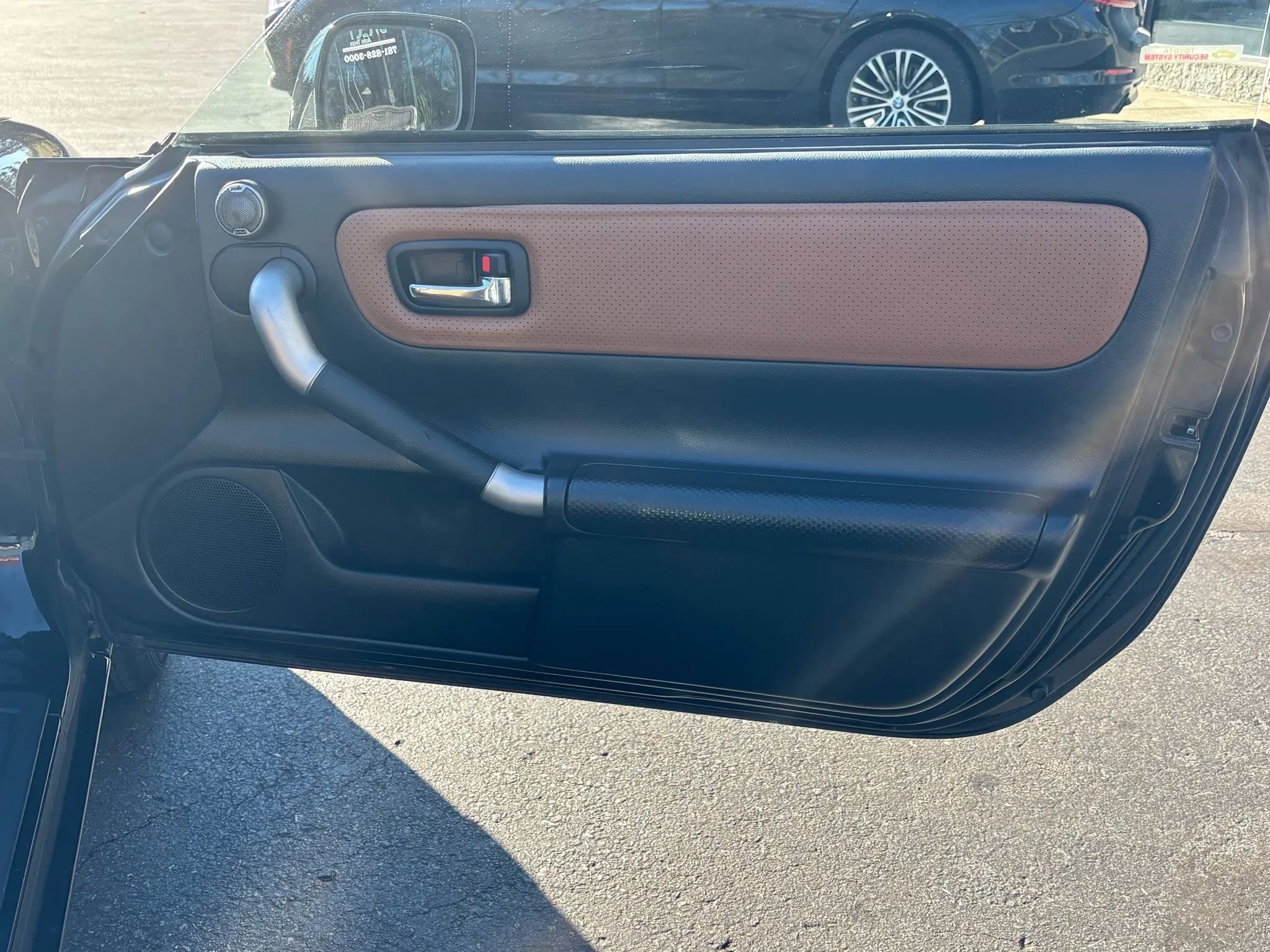 Used 2002 Toyota MR2 image 23