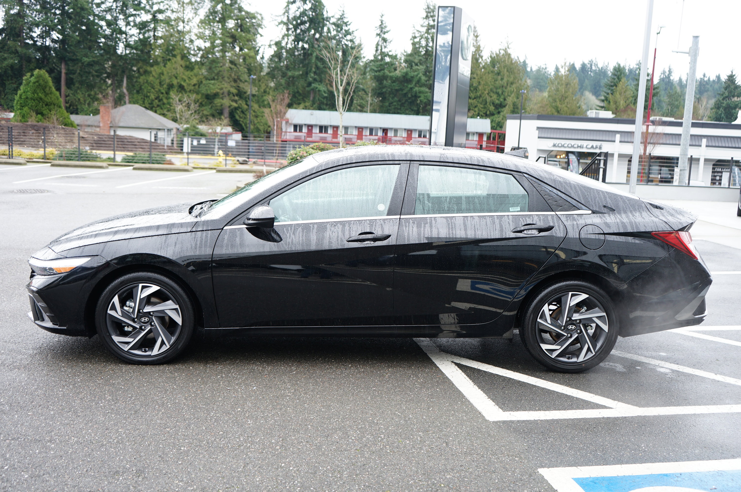 Used 2025 Hyundai Elantra SEL image 7