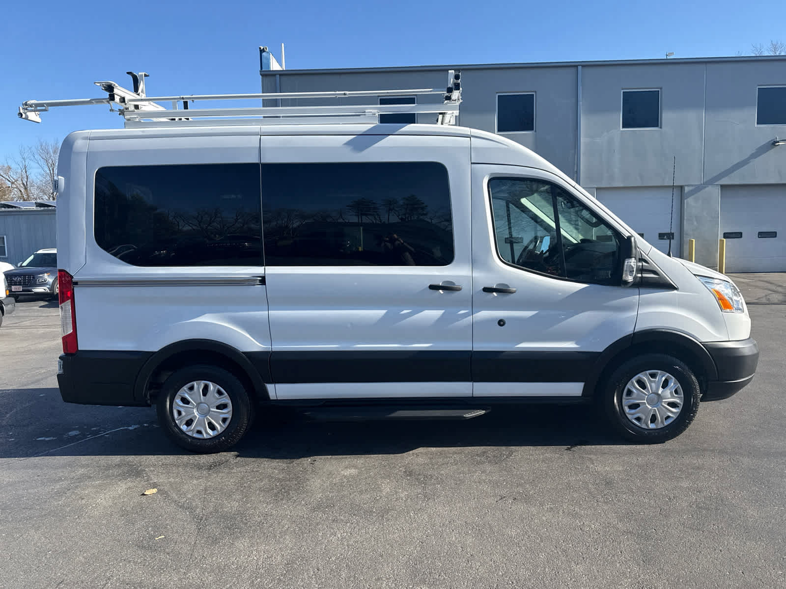 Used 2019 Ford Transit 150 XLT RWD image 2