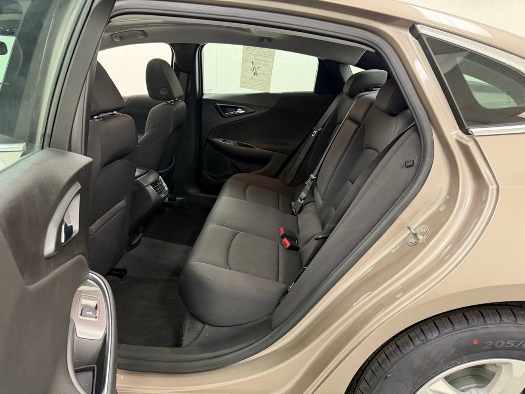 Used 2022 Chevrolet Malibu LT FWD image 15