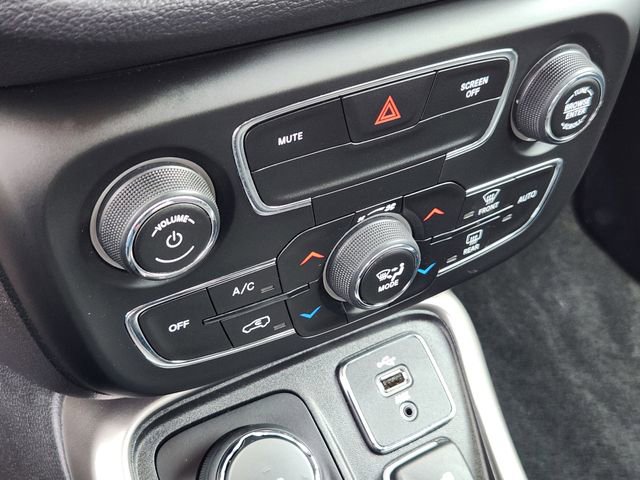 Used 2018 Jeep Compass Latitude w/ Popular Equipment Group AWD/4WD image 16