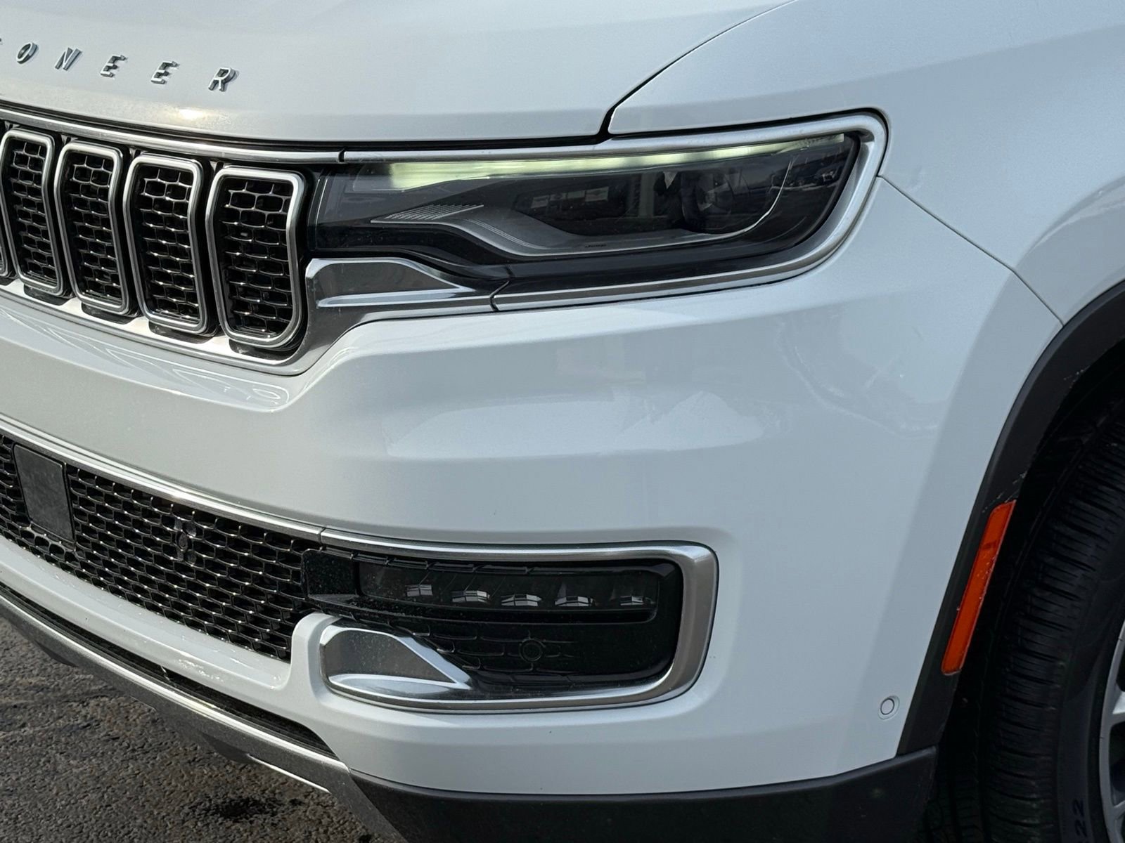 Used 2022 Jeep Wagoneer Series III w/ Premium Group I image 10