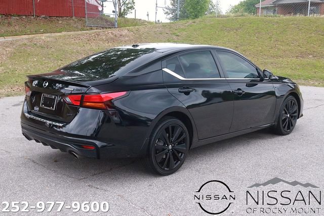 Used 2022 Nissan Altima 2.5 SR w/ Midnight Edition Package AWD/4WD image 7