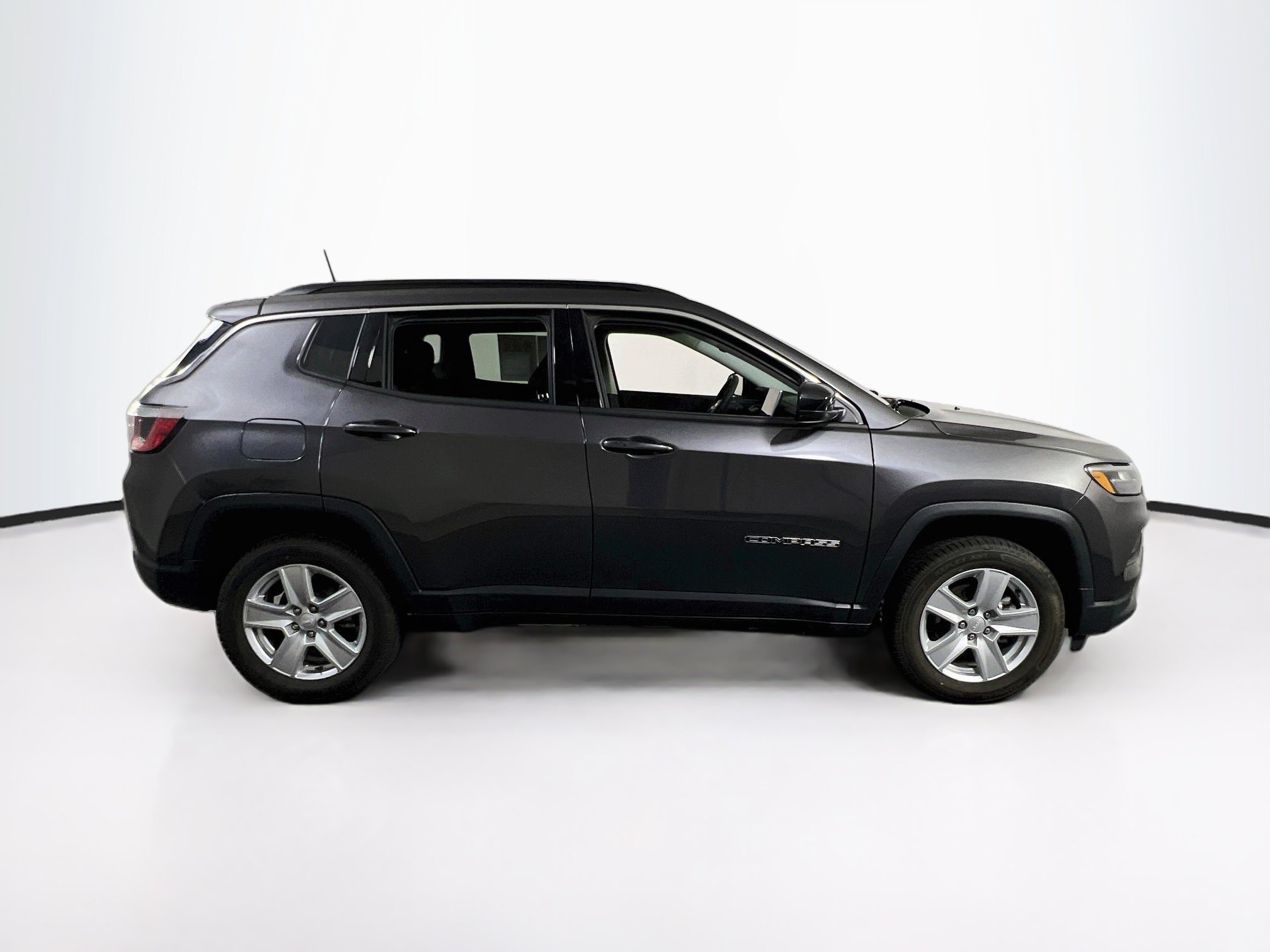 Used 2022 Jeep Compass Latitude AWD/4WD image 4