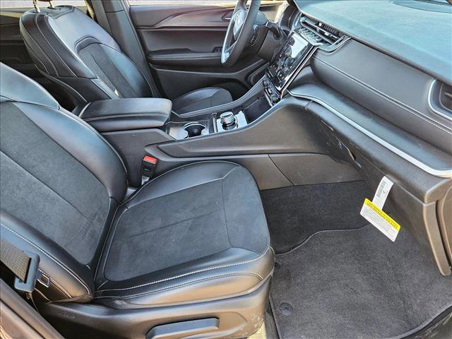 New 2025 Jeep Grand Cherokee L Altitude image 17