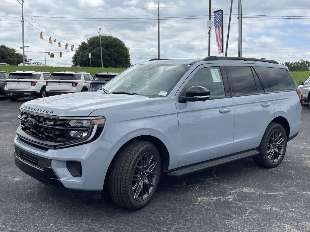 New 2026 Ford Expedition Platinum w/ Stealth Appearance Package AWD/4WD image 7