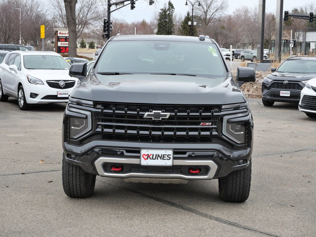 Used 2025 Chevrolet Suburban Z71 image 2