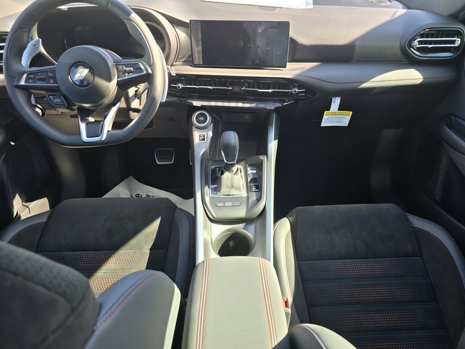 New 2025 Dodge Hornet R/T image 20