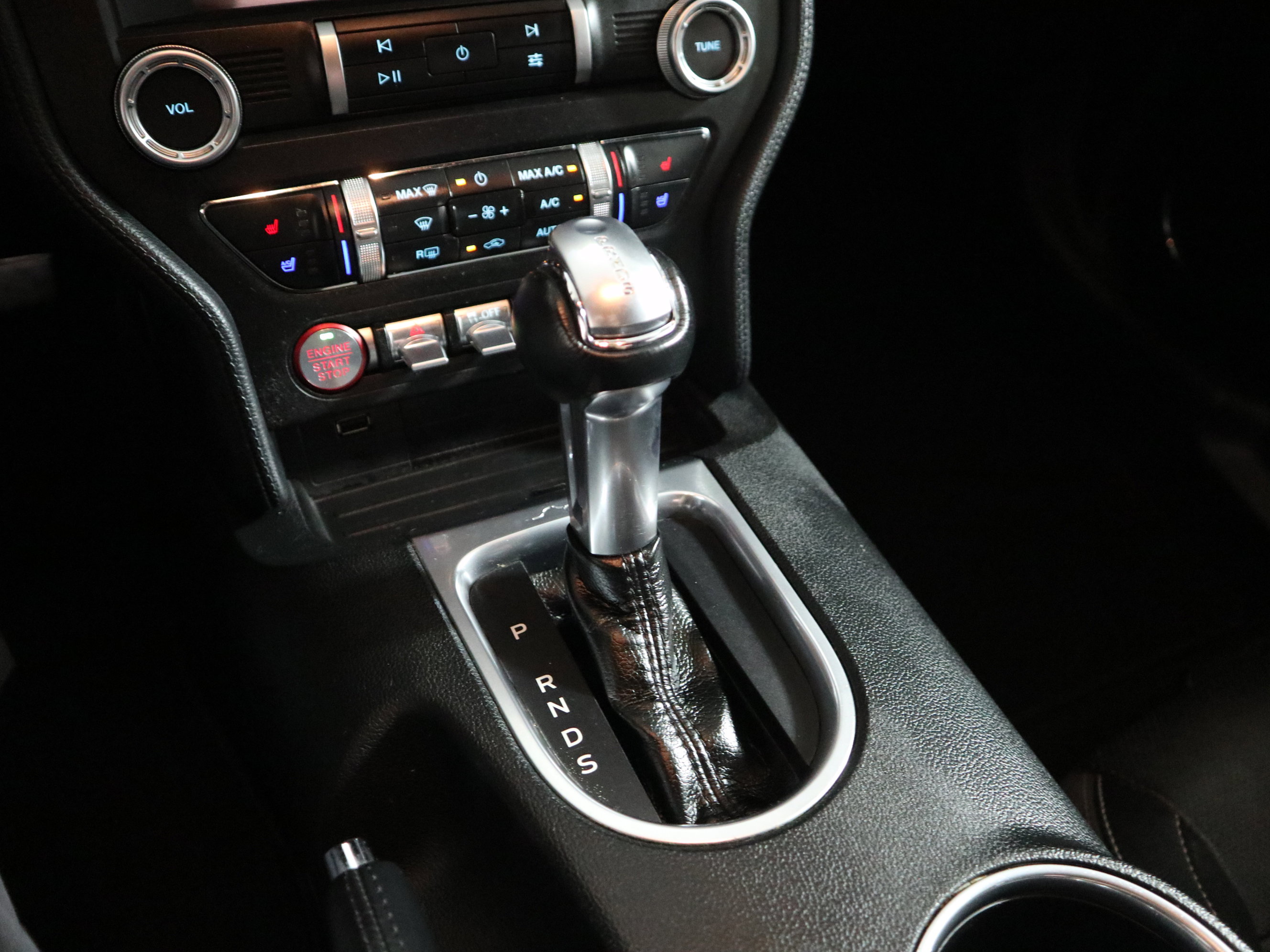 Used 2019 Ford Mustang Premium image 18