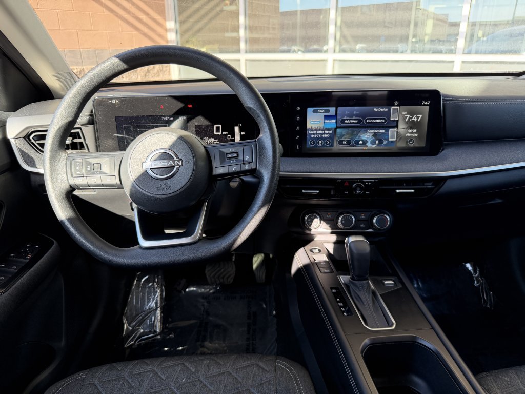 Used 2025 Nissan Kicks SV AWD/4WD image 15